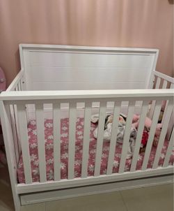 Storkcraft Luna Convertible Crib with Drawer