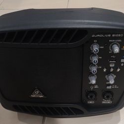 Behringer B105D 50W 5 inch Powered Monitor Speaker and Shure Mic Bundle