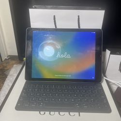 Apple iPad Pro 9.7 silver  space gray + apple keyboard