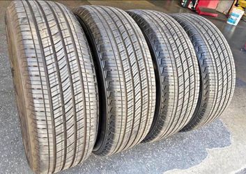245/70/17 Michelin šš Vendo un set de llantas con 80% de vida las 4 šš