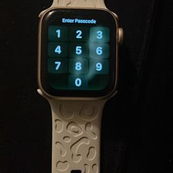 Apple Watch Series 5 With Cellular + GPS 