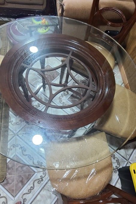 Tempered Round Glass Table With 4 Chairs