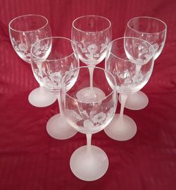 Elegant Etched Hummingbird Wine Glasses.
