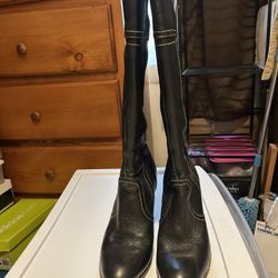 Boots Size 9