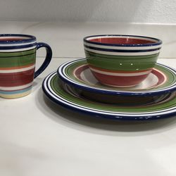 Dish Set / Dinnerware Set - 30 Piece (Pottery Barn)