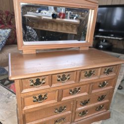 Wood jewelry box