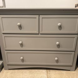 Dresser 4 Draw