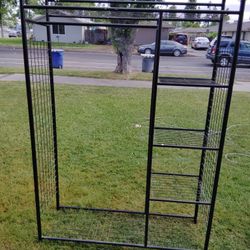 2 Small Or Extra Closet And Shelves 