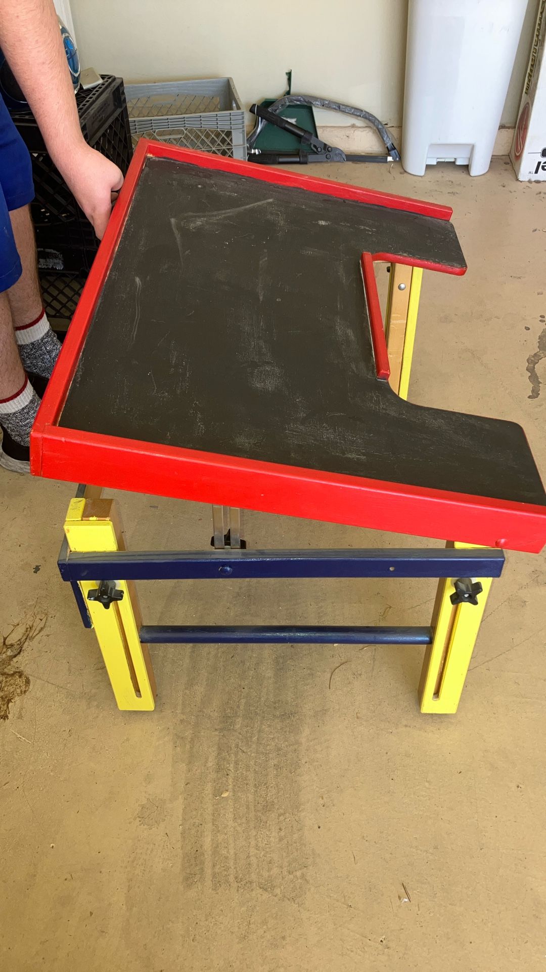 Chalkboard Kid’s Desk