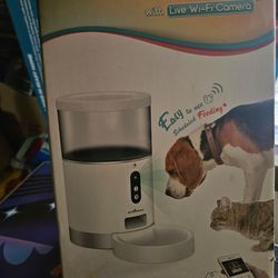 Pet genius smart feeder