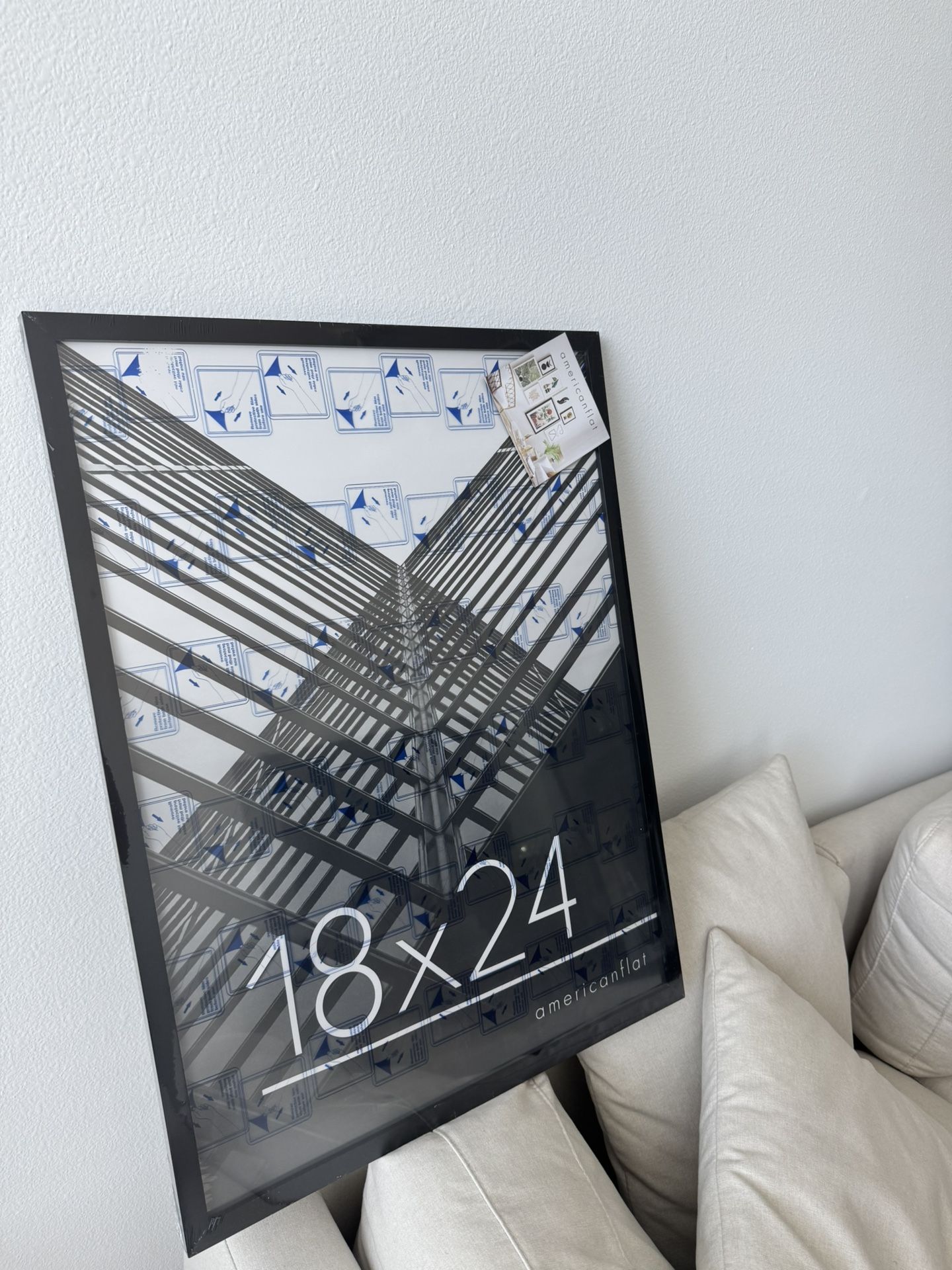 American flat 18x24 Poster Frame (x2)