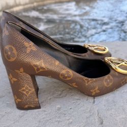 LV Monogram Authentic Thick Heel Shoes