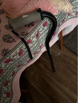Adjustable walking cane