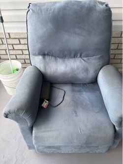 Automatic massage chair recliner