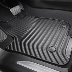 '19-'26 GMC/Chevy Crew Cab Premium All-Weather Floor Mats (4)