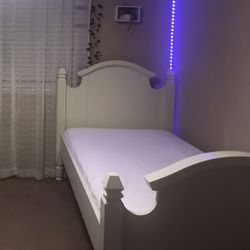 Two Twin bed white/cream color