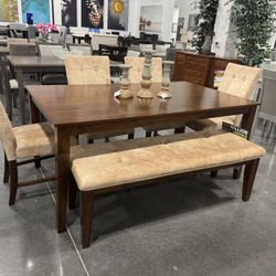6 PIECE DINING ROOM SET. Includes: Dining table, Bench, 4 dining chairs.