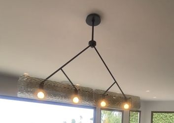 BEND LINEAR CHANDELIER