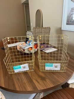 Pillow fort Gold hanging organizing basket- New