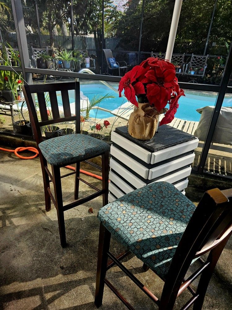 Counter-height Bar chair w / padded Upholstered Seat