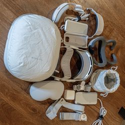 Apple Vision Pro (M1) Bundle – Mint Condition – Extras + Case + Dual Battery