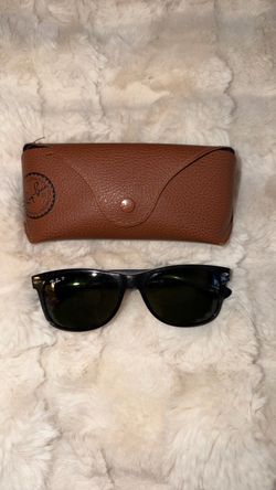 Ray-Ban Wayfarer Polarized Sunglasses with Case
