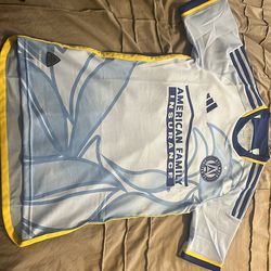 Atlanta jersey XS 30$