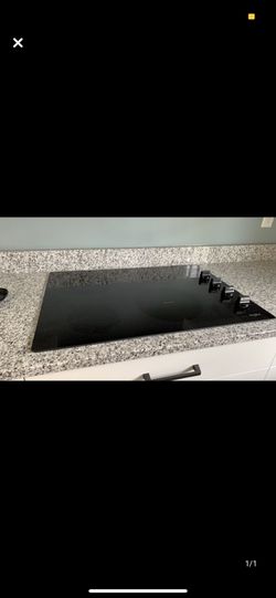 Whirlpool electric cooktop (Price Negotiable)