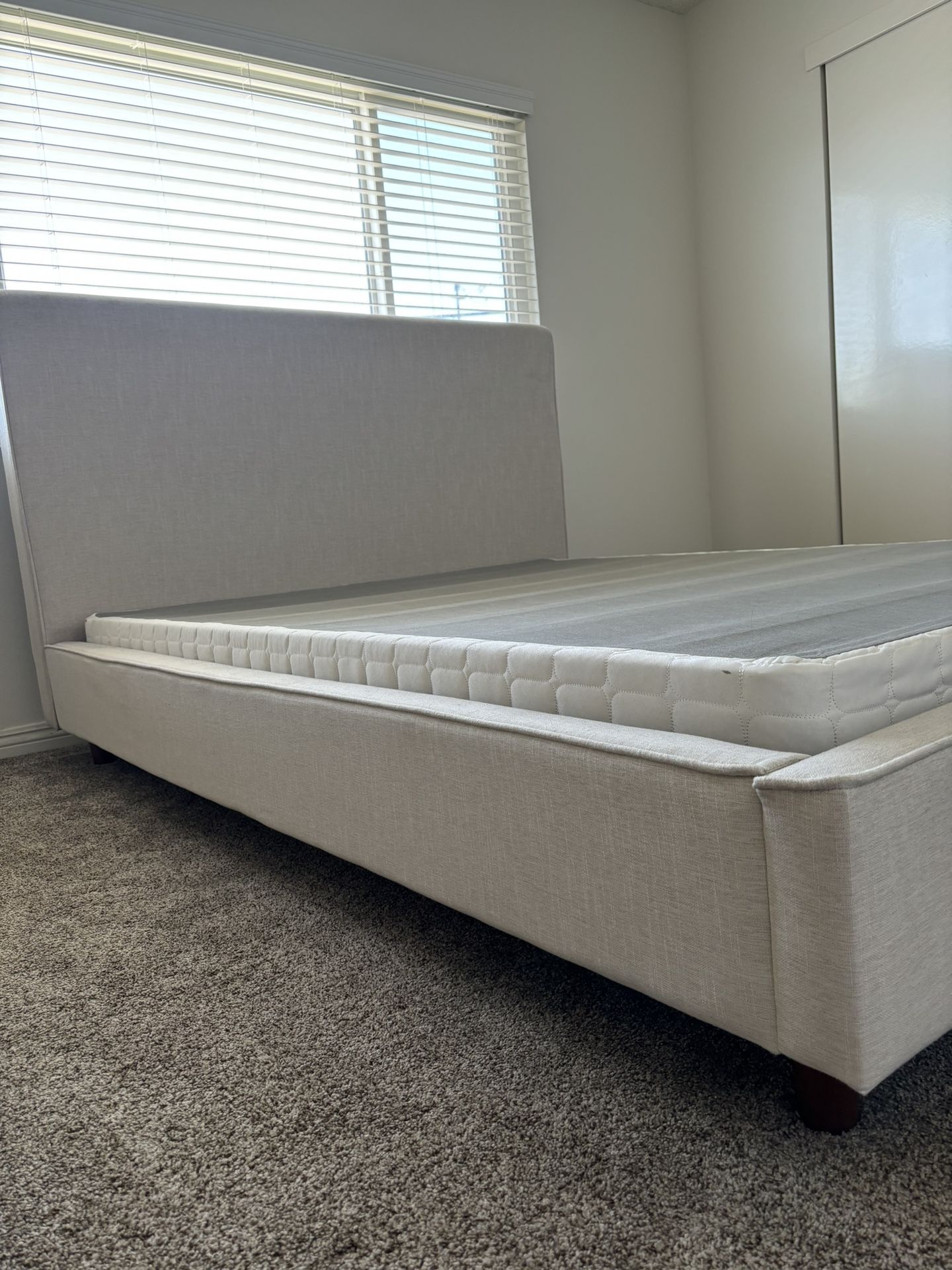 Living Spaces Dean Sand Queen Upholstered Panel Bed