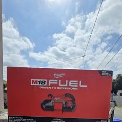 Milwaukee M18 BandSaw 