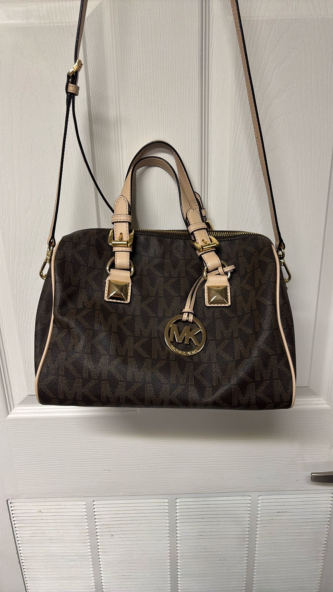 Beautiful MK Grayson Satchell
