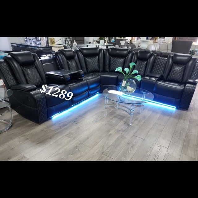 Modern  Breathing Leather  Living Room Recliner Sectional sofa set under LED Light  - Black 