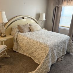 Beautiful Queen Bedroom Set 