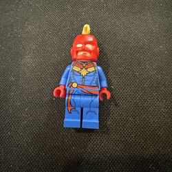 LEGO Captain Marvel mini figure