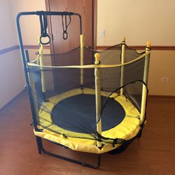 Kids Trampoline With Protection 