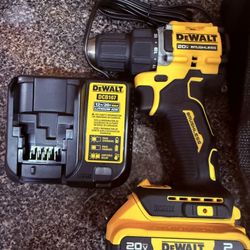 DeWalt Cordless Driver, Model: DCD794