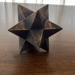 Modern Geometric Bronze Star Sculpture – Industrial Desktop Decor