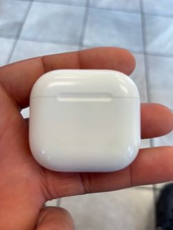 AirPods 4 authentic (read the description before messaging me)