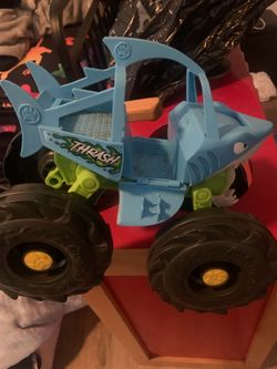 Monster truck shark