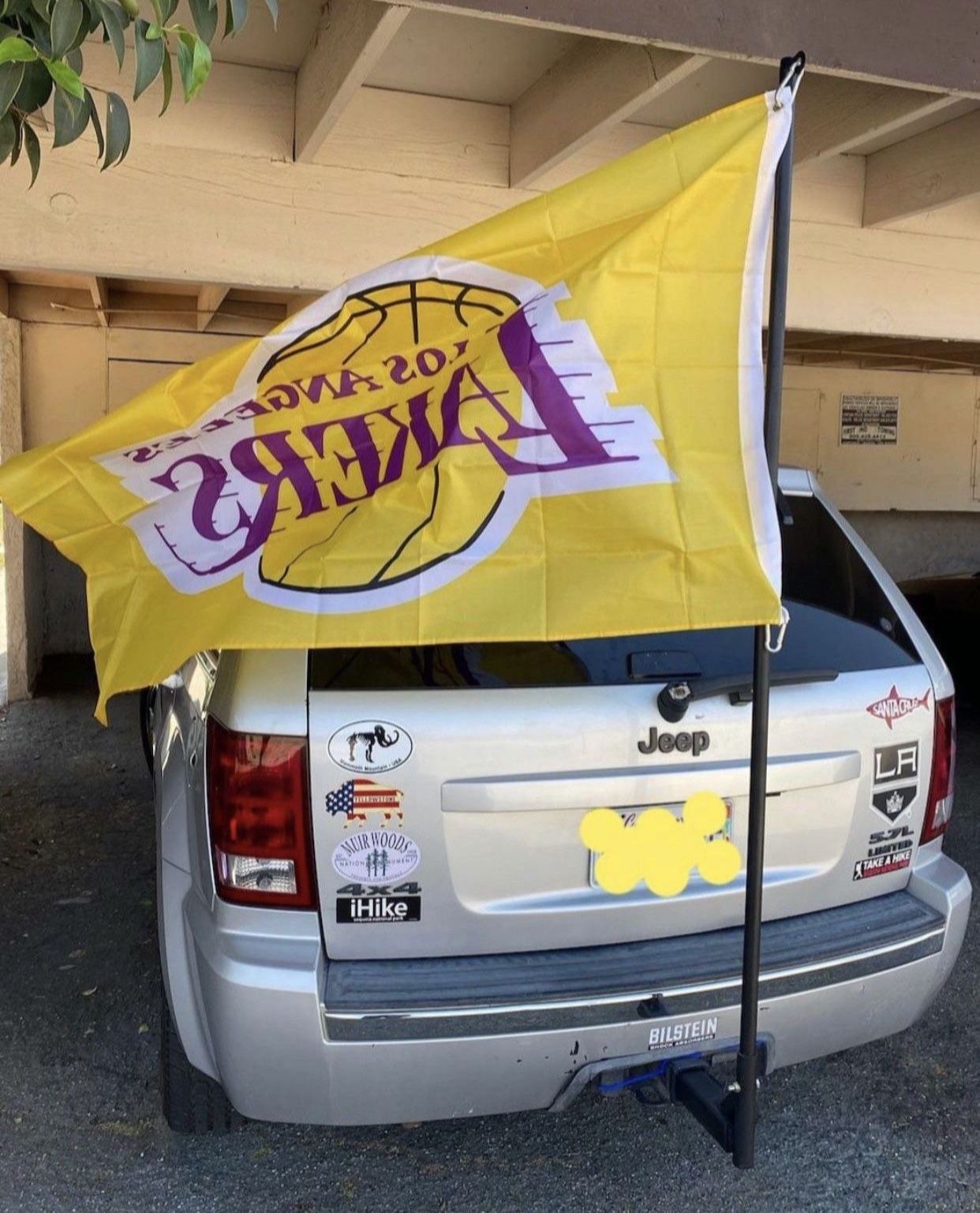 Flag Pole And Hitch For Any Truck 🛻 Or SUV 🚙 NFL MLB