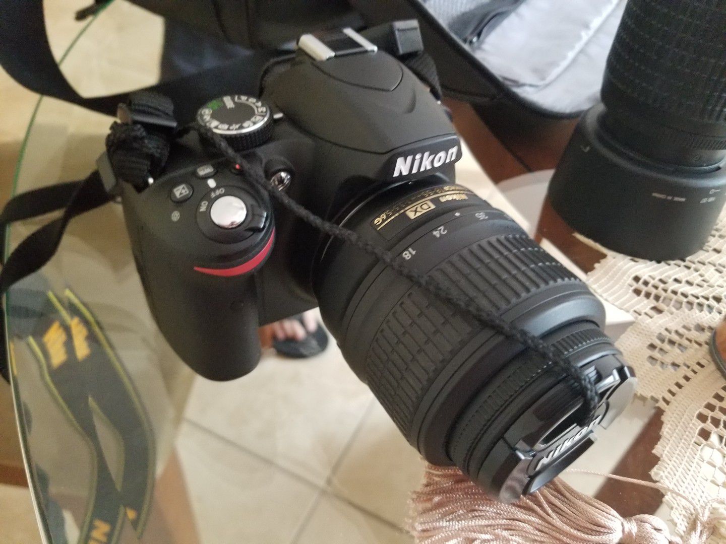 Nikon d3200 with carrying case and extra lens
