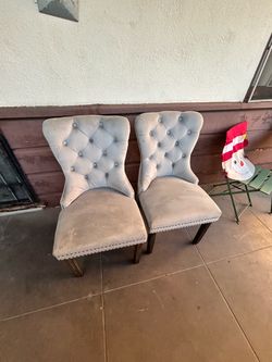 Accent chairs