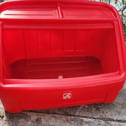 Step 2 Toy Box Red Plastic Toy Box