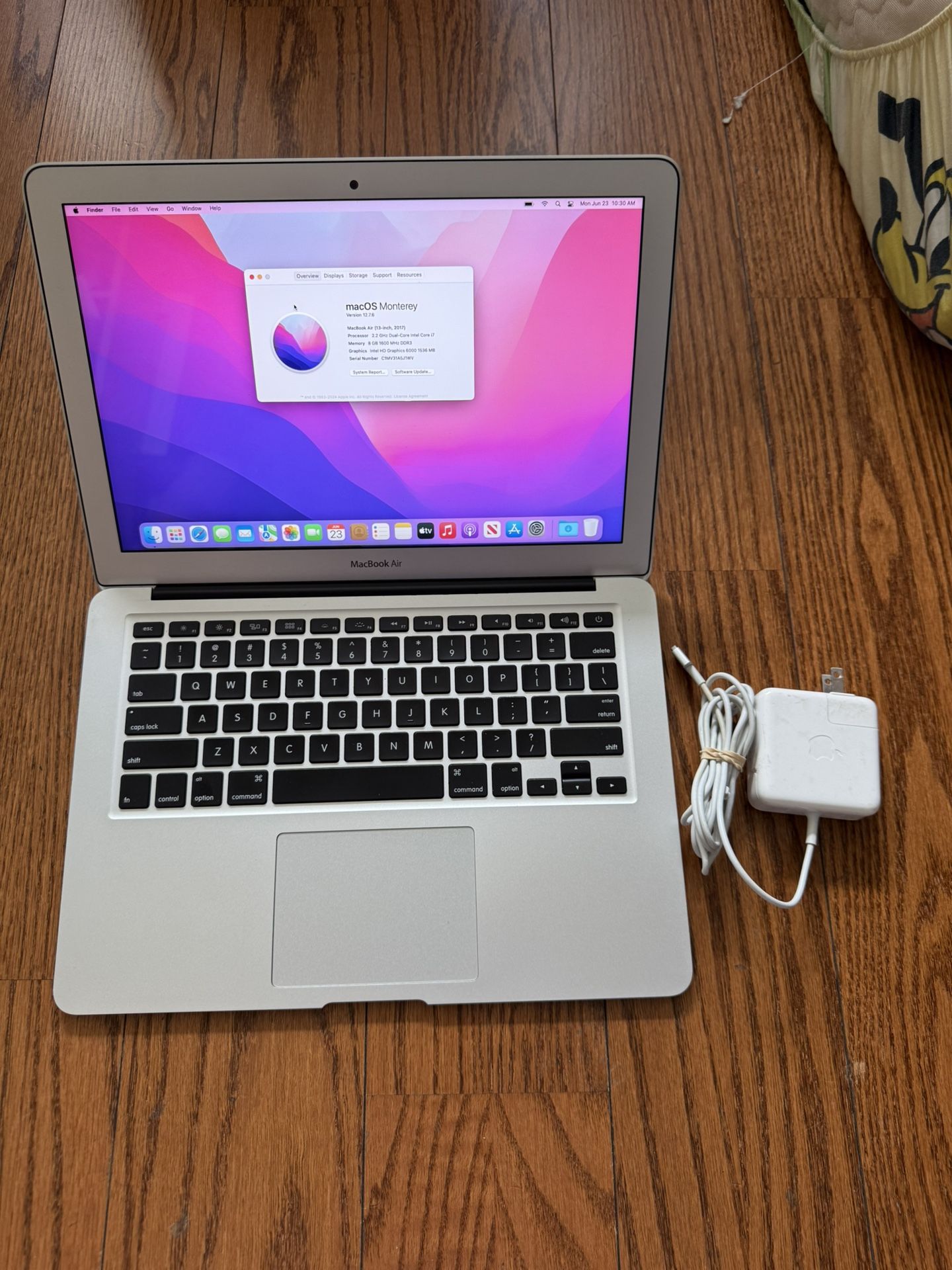 MacBook Air 13” 2017/8GB RAM/256GB/Fully Functional