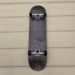 SKATEBOARD SIZE 8.25 AND 8.5