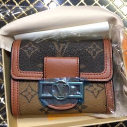 Lv Wallet for Sale in Fairmount Hgt, MD - OfferUp