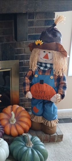 Happy Harvest Scarecrow Fall Decoration