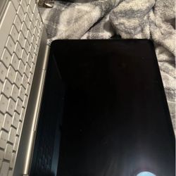 Apple iPad Pro 13-Inch (M4); Magic Keyboard; Apple Pencil Pro bundle