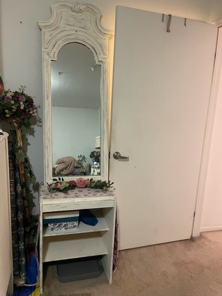 Mirror With Table