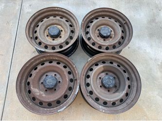 Toyota FJ Cruiser 17 x 7.5 Steelies Steel Wheels Rims with Steel Center Caps